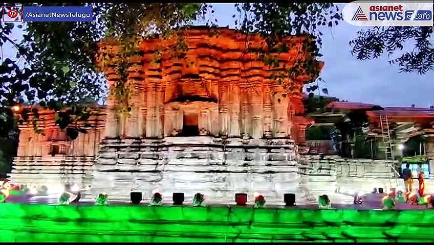 త్రివర్ణంలో మెరిపోతున్న చారిత్రక కట్టడాలు... సరికొత్త అందాలతో వేయిస్తంబాలు, రామప్ప గుడి, చార్మినార్