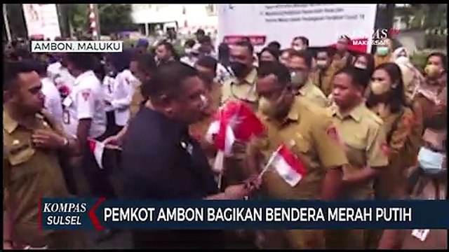 Sambut Hut Ri Ke 77, Pemkot Ambon Bagi-Bagi Bendera Merah Putih