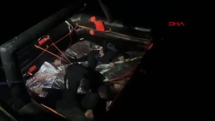 Önce dövdüler, sonra kelepçe takıp denizin ortasında bıraktılar