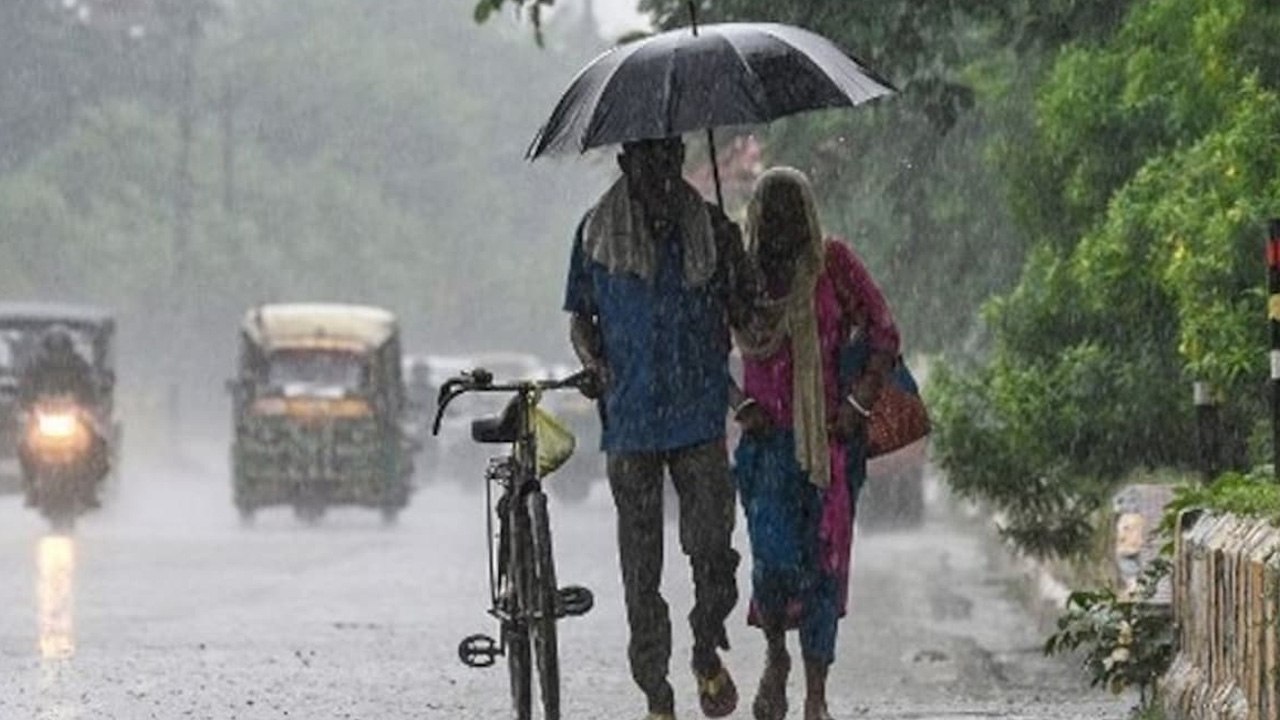 వర్షాల కారణంగా రెడ్ అలెర్ట్,ఆరెంజ్ అలెర్ట్ *Floods | Telugu OneIndia