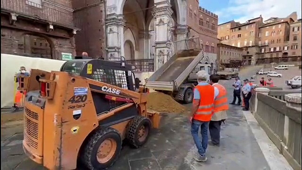 Palio, torna il tufo in Piazza del Campo