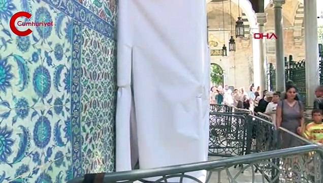 Eyüp Sultan Türbesi'ndeki saldırı kamerada