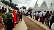 Video Story- On the last Monday, the influx of devotees throughout the day, Havan worship and Rudrabhishek are organized in the pagodas.