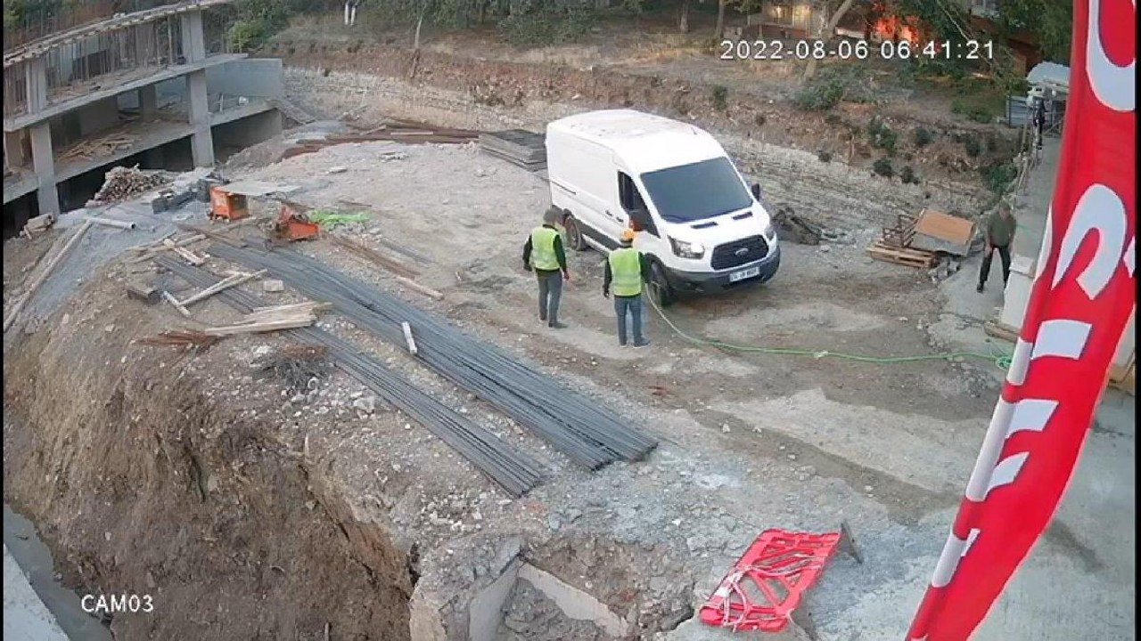 Baretli ve yelekli hırsızlar 'bizi patron gönderdi' diyerek soydular