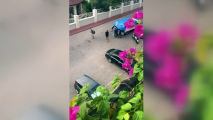 Marmaris'te göçmenleri kamyonetten böyle indirdiler