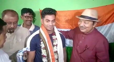 সোনার ছেলে অচিন্ত্য শিউলি ফিরতেই মাতোয়ারা দেউলপুর | Oneindia Bengali