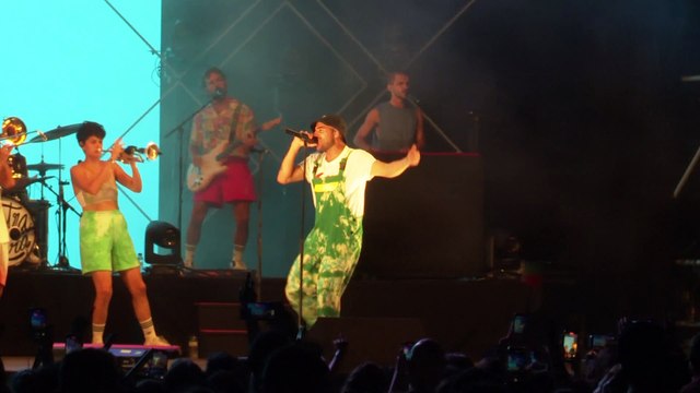 Nil Moliner hace vibrar a Sitges con su concierto en el Terramar