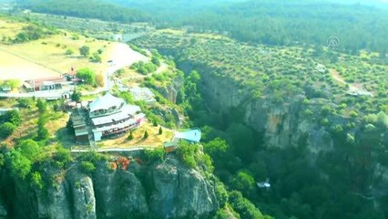 Tekerlekli Sandalye Dansçısı Yeliz Güllü, 80 metre yükseklikte gösteri yaptı