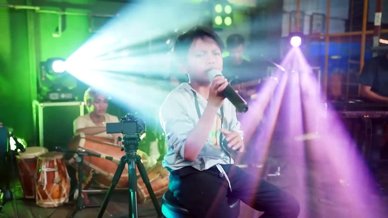 Farel Prayoga ft. Mufly Key - Tiara (Dipopulerkan Oleh Kris) (Official Music Video ANEKA SAFARI) (1)