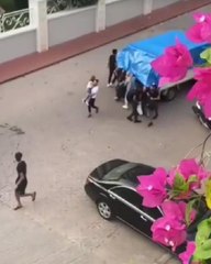 Muğla haber! KAÇAK GÖÇMENLERİ 'YUNANİSTAN'A GELDİNİZ' DİYEREK MARMARİS'E BIRAKTILAR