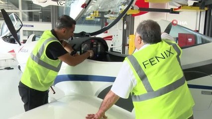 Tek Parti Genel Başkanı Ahmet Özal Aquila kokpitinde