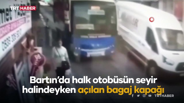 Halk otobüsünün açılan bagaj kapağı kaldırımdaki yayaya çarptı