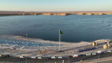 لوحة فنية وسط الصحراء.. بحيرة دومة جندل وجهة سياحية بالسعودية