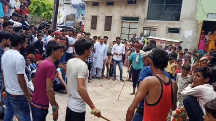 दौसा. मोहर्रम पर मातमी धुन के बीच निकाले ताजिये