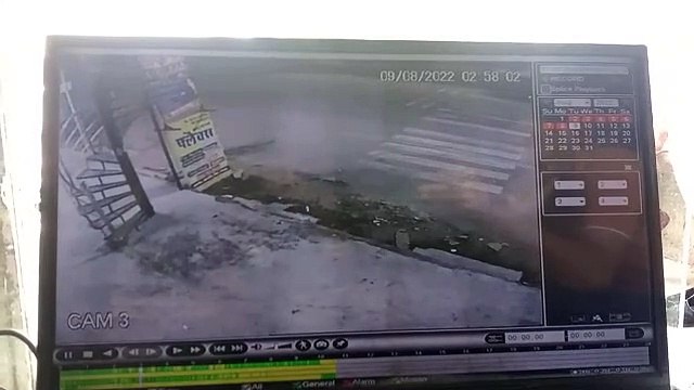 दो एटीएम उखाड़े, फिर गाड़ी के पीछे रस्सी से बांधकर जयपुर की सड़कों पर यूं घसीटकर ले गए चोर... देखें वीडियो