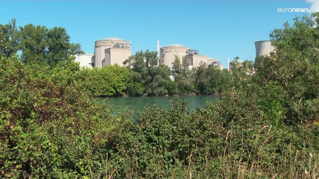Во Франции АЭС разрешено сбрасывать неохлаждённую воду в реки