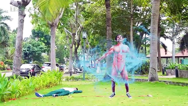 لعبة الحبار ضد هجوم على تيتان في الحياة الحقيقية لعبة الحبار مضحك في الحياة الحقيقية_1080pFHR