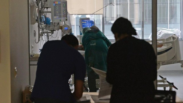 Prof. Dr. Tevfik Özlü: Covid vaka sayılarındaki artışın oranı azaldı ama maalesef ölüm sayıları giderek artıyor