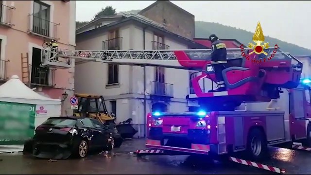 Maltempo, evacuate persone bloccate nel fango in Irpinia