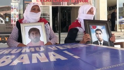 Çocukları PKK'lı teröristlerce kaçırılan aileler HDP önündeki eylemlerini sürdürdü