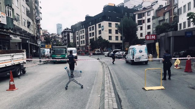 İstanbul’da doğalgaz borusu patladı: Cadde trafiğe kapatıldı