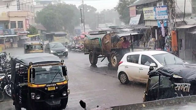 प्रतापगढ़ में तीन इंच बारिश, जिले में तडक़े से ही शुरू हो गया बारिश का दौर