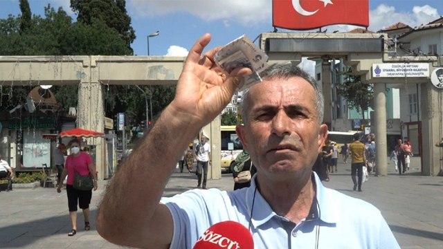 Vatandaş cebindeki son 10 lirayı göstererek Erdoğan'a sordu: Bu halk sana ne yaptı ya?