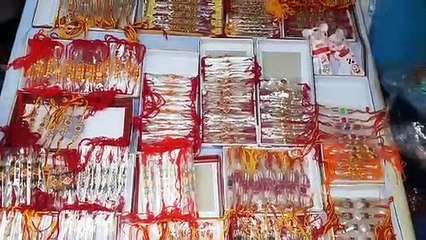 रक्षाबंधन : खरीदारी के लिए बाजारों में रही भीड़