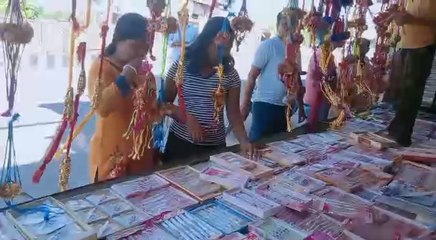 বালুরঘাট বাজারে দিদি-মোদী রাখির চাহিদা তুঙ্গে | Oneindia Bengali