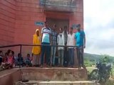 Bundi villagers protested: समय पर नही खुला विद्यालय, सरपंच व ग्रामीणों ने जताया विरोध-video