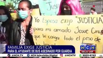 Justicia para ayudante de bus muerto a manos de guardia, piden frente a juzgados capitalinos