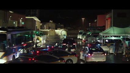 Emergencia en el aire - Tráiler español latino