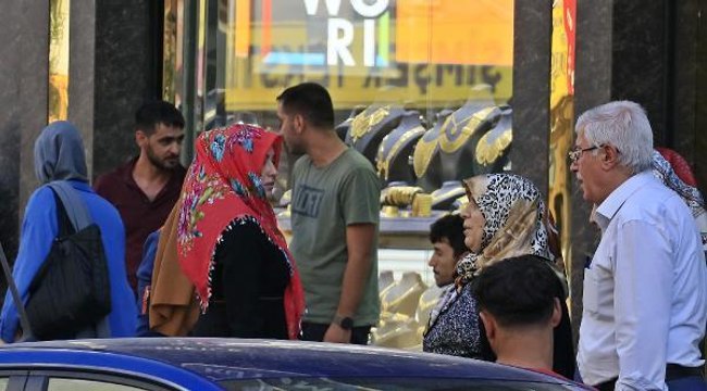 Diyarbakır gündem: DİYARBAKIR'DA 'KUYUMCU' BASKINI; DÜŞÜK AYARLI SAHTE ALTINLAR ELE GEÇİRİLDİ