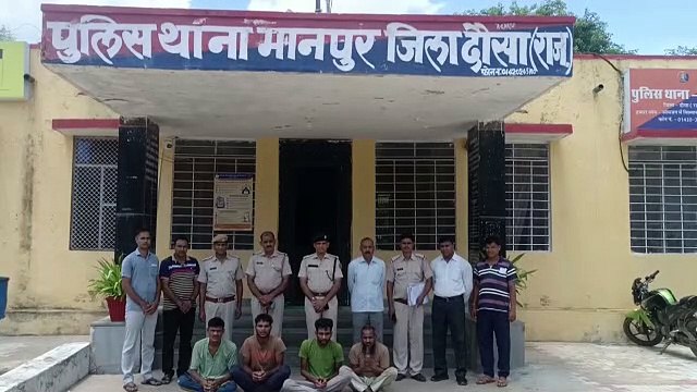 चोरी की वारदात का खुलासा, चार आरोपी गिरफ्तार, जेवरात बरामद