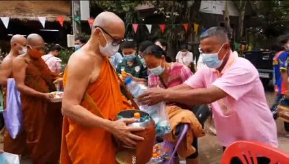 ศรีสะเกษ หลวงพ่อพุฒเชิญชาวพุทธทำบุญปฏิบัติธรรมในวันแม่แห่งชาติ เฉลิมพระเกียรติ "พระพันปีหลวง" สมเด็จพระนางเจ้าสิริกิติ์ พระบรมราชินีนาถ