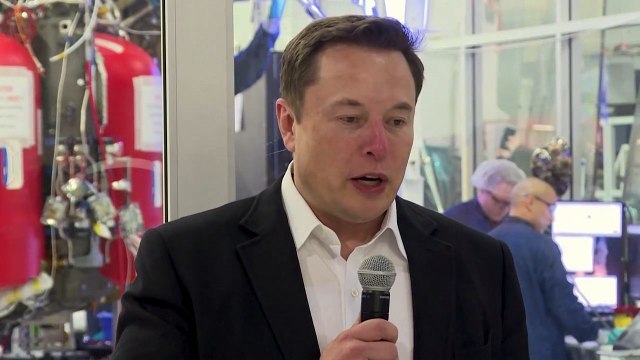 Elon Musk se protege y vende acciones de Tesla por casi 7.000 millones de dólares