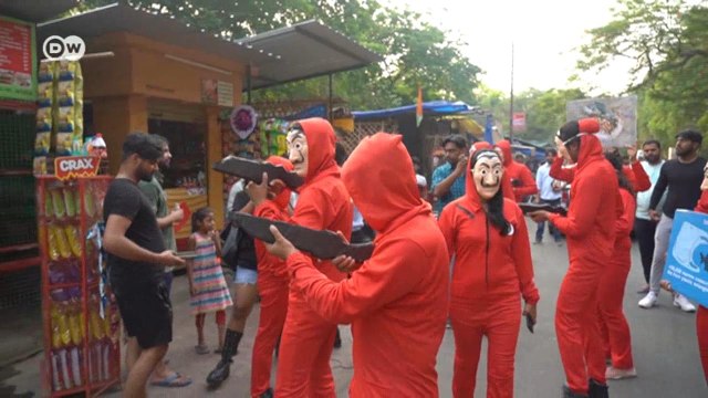 Бумажный дом по-индийски: как в Дели борются с пластиком (10.08.2022)