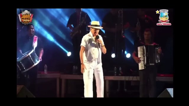 Alcymar Monteiro dá bronca em banda durante show e músicos se demitem