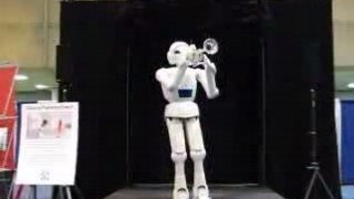 Robot de toyota qui joue de la trompette