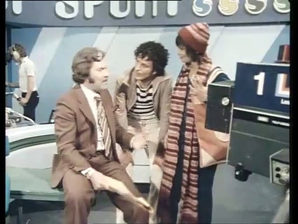 Mind Your Language  S3/E5 'Guilty Or Not Guilty'   Barry Evans • Francoise Pascal
