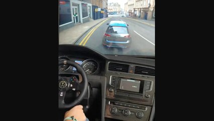 VÍDEO: ¡Hace drift con un Volkswagen Golf VII! ¿Cómo lo hace?