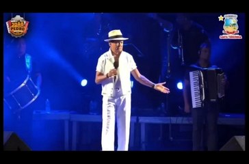 Músicos da banda de Alcymar Monteiro se demitem após repercussão de bronca do cantor durante show