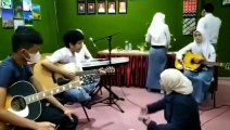 PROSES PEMBUATAN MUSIKALISASI PUISI