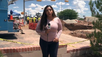 Ruptura de tubería ocasiona socavón en El Paso