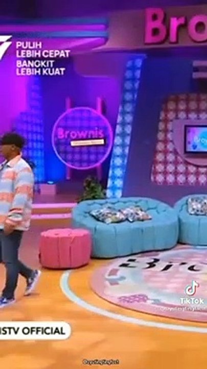 VIDEO Rok Ayu Ting Ting Robek Saat Nyanyi, Warganet Puji Sikap Wendy Cagur   