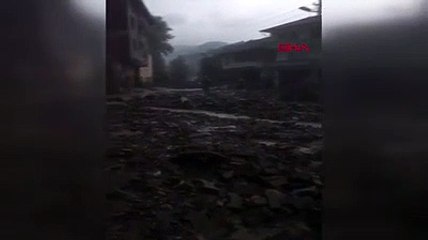 Karadeniz'i sel vurdu: Su yüksekliği 4 metreye ulaştı