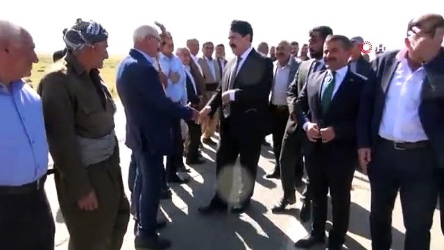 24 yıl sonra Yüksekova'ya gelen aşiret lideri krallar gibi karşılandı