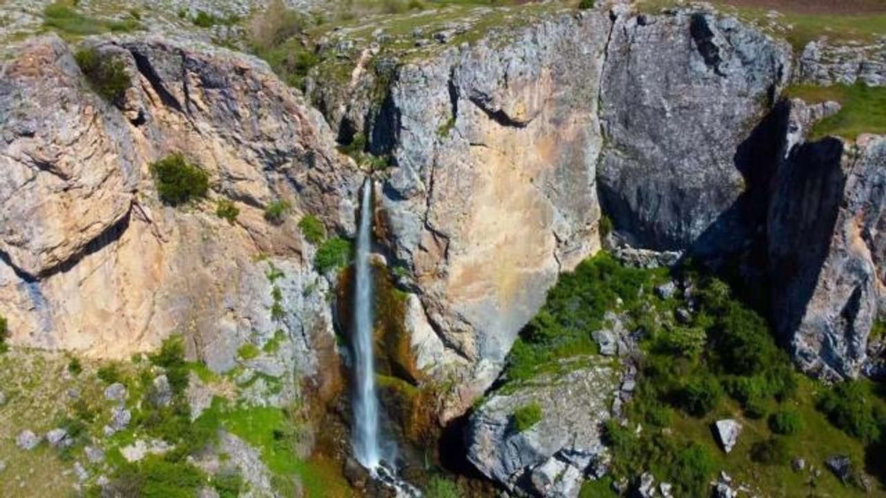 Doğa harikası şelale keşfedilmeyi bekliyor