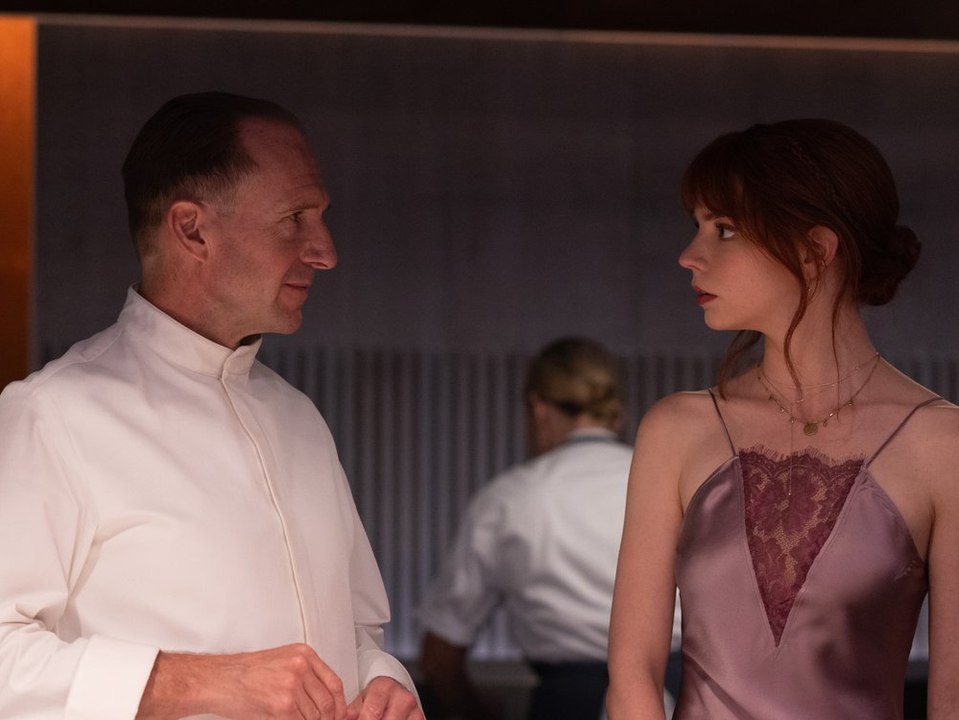 'The Menu': Trailer zum Thriller mit Ralph Fiennes und Anya Taylor-Joy