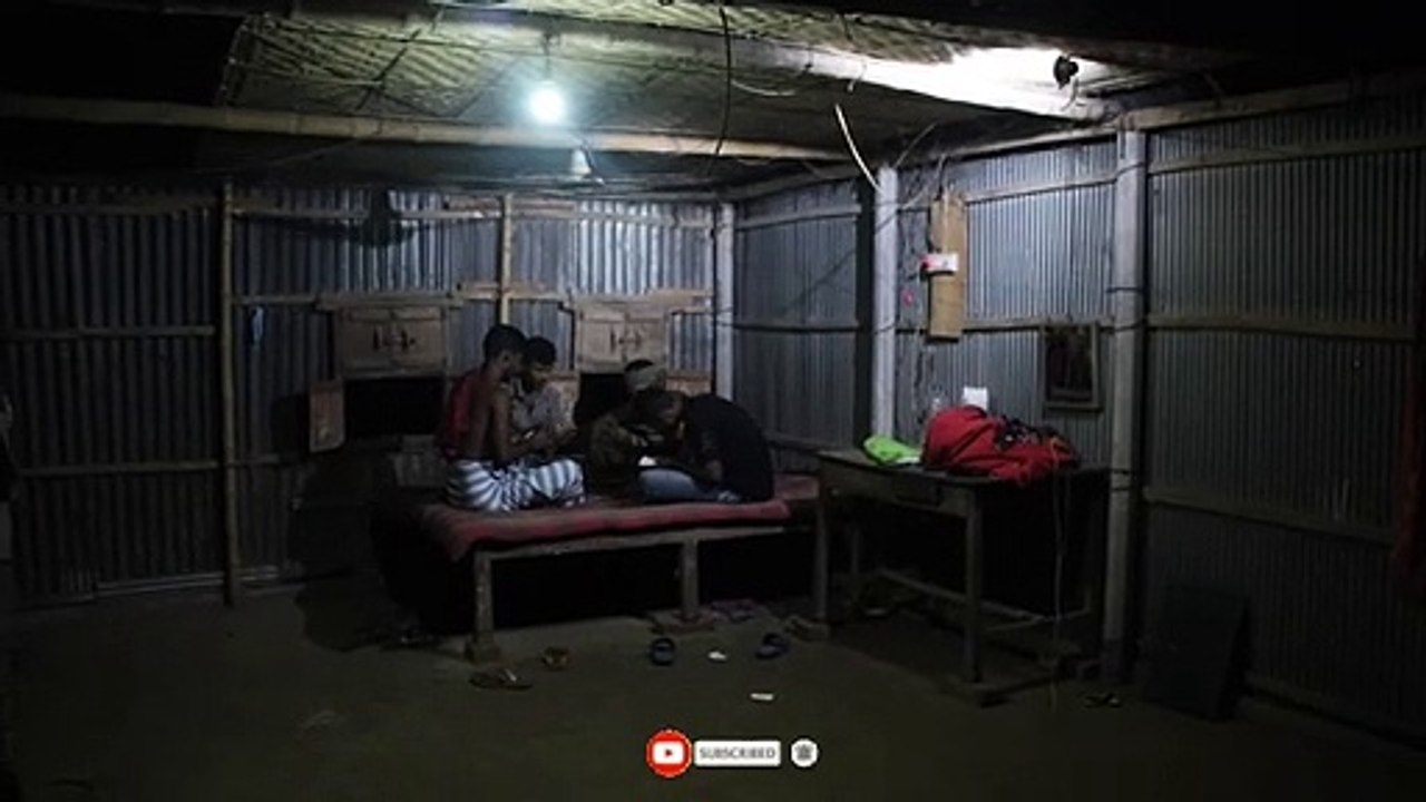 ngakak  Prank Pocong bocil lagi tidur sampe kocar kacir